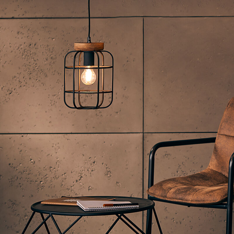 Suspension en bois noire, Taede