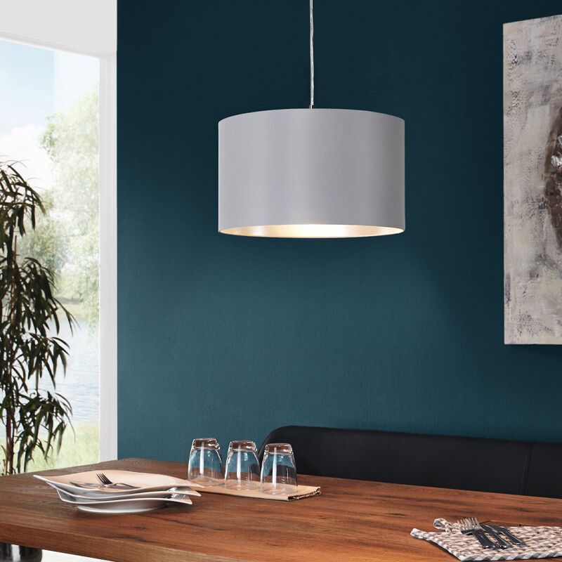 Suspension grise en tissu, Terme