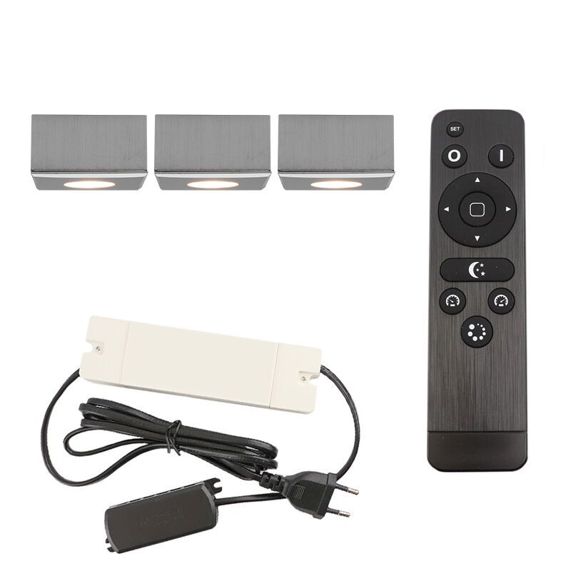 3 spots en saillie veranda carrés chromés Fredo, IP44, avec kit de connexion et télécommande 3 spots en saillie veranda carrés chromés Fredo, IP44, avec kit de connexion et télécommande