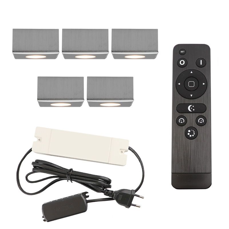 5 spots en saillie veranda carrés chromés Fredo, IP44, avec kit de connexion et télécommande 5 spots en saillie veranda carrés chromés Fredo, IP44, avec kit de connexion et télécommande
