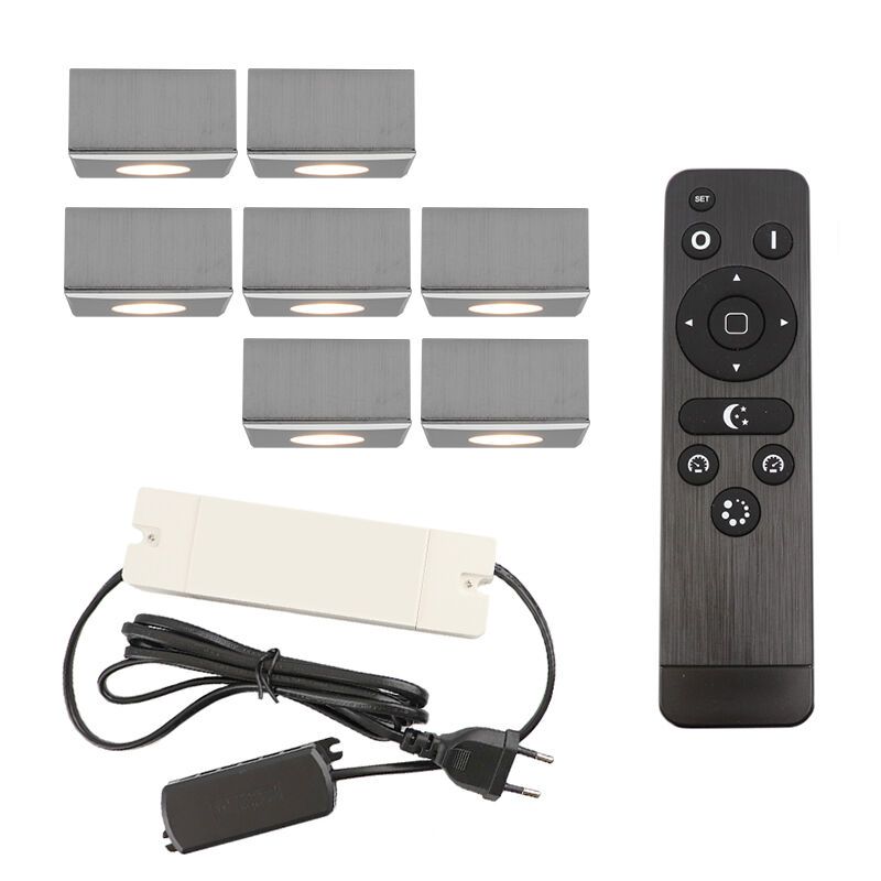 7 spots en saillie veranda carrés chromés Fredo, IP44, avec kit de connexion et télécommande 7 spots en saillie veranda carrés chromés Fredo, IP44, avec kit de connexion et télécommande