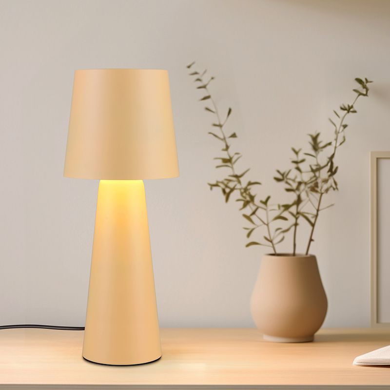 Lampe de table moderne beige, Lillyam, avec interrupteur Lampe de table moderne beige, Lillyam, avec interrupteur