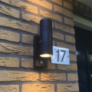 Applique extérieur avec détecteur de mouvement noire moderne, Pedro, IP44