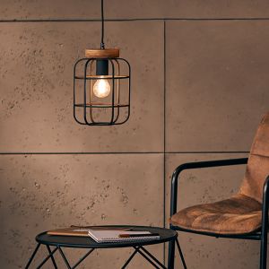 Suspension en bois noire, Taede