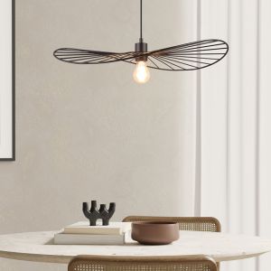 Suspension industrielle noire, Dejan