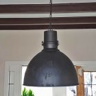Suspension demi-sphère noire industrielle, Fellen