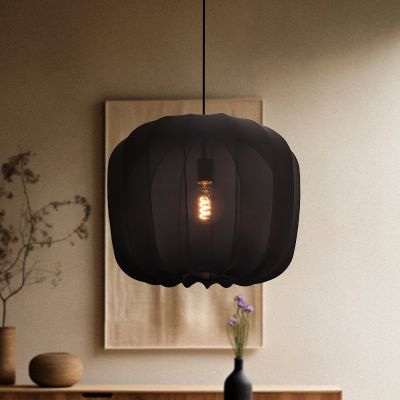 Suspension noire moderne, Deborah