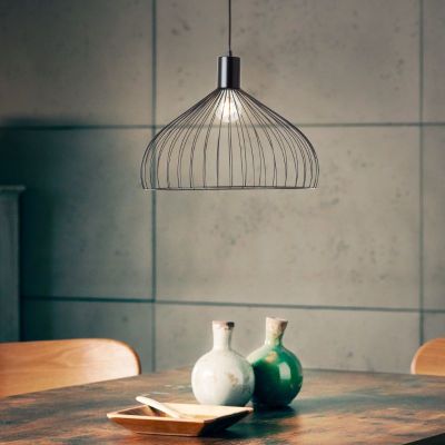 Suspension noire industrielle, Adama
