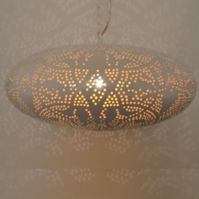 Suspension orientale blanche, Zina