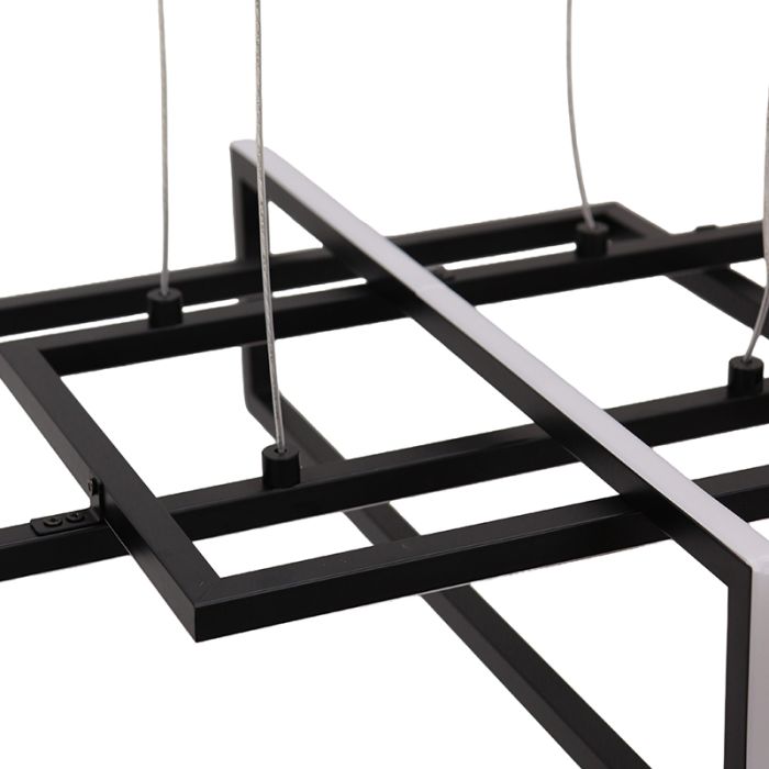 Suspension noire moderne, Alessandro