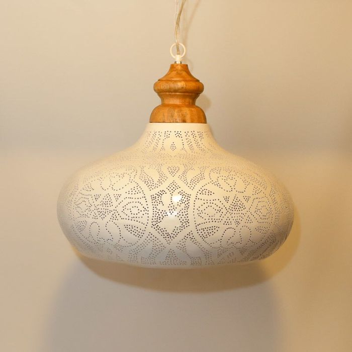 Suspension orientale blanche, Zina