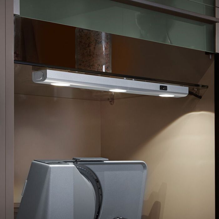 Éclairage sous meuble cuisine en plastique argenté, Sarila, 1W, 3000K LED, avec interrupteur